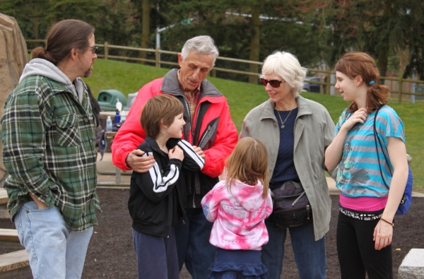 Multi-generational family activities provide excellent cognitive support